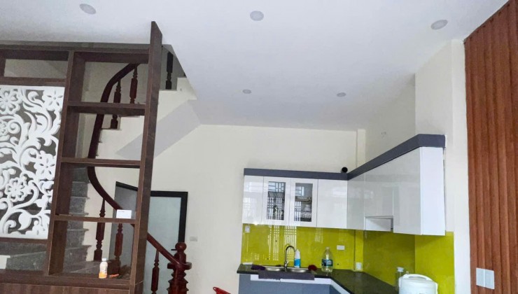 Cho thuê nhà LÀM VP, Ở GĐ Giáp Nhị Thịnh Liệt Hoàng Mai 5 tầng, 33m2, 3 ngủ, 12 Triệu